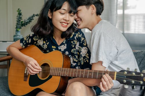 蜂鸟吉他谱 B调六线谱_大卫吉他私垫编配_吴青峰