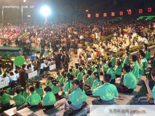庆“五.一”千人二胡演奏音乐会（有我一份）9